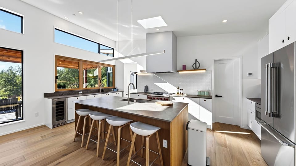 House (5 Bedrooms) | Interior