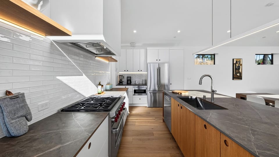 House (5 Bedrooms) | Interior