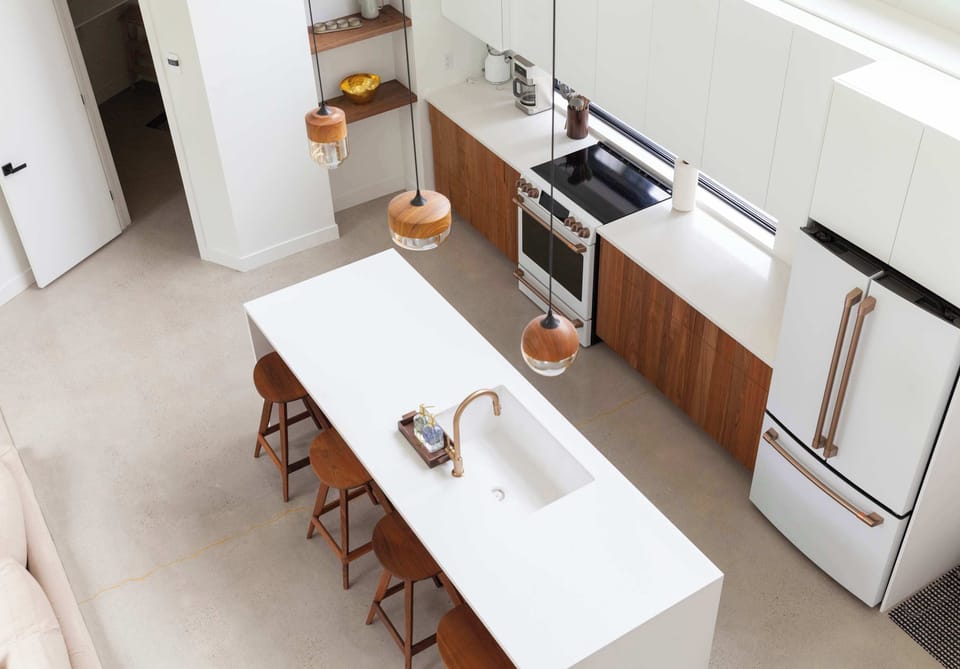 Design memorable meals and gather with ease in this luminous kitchen.