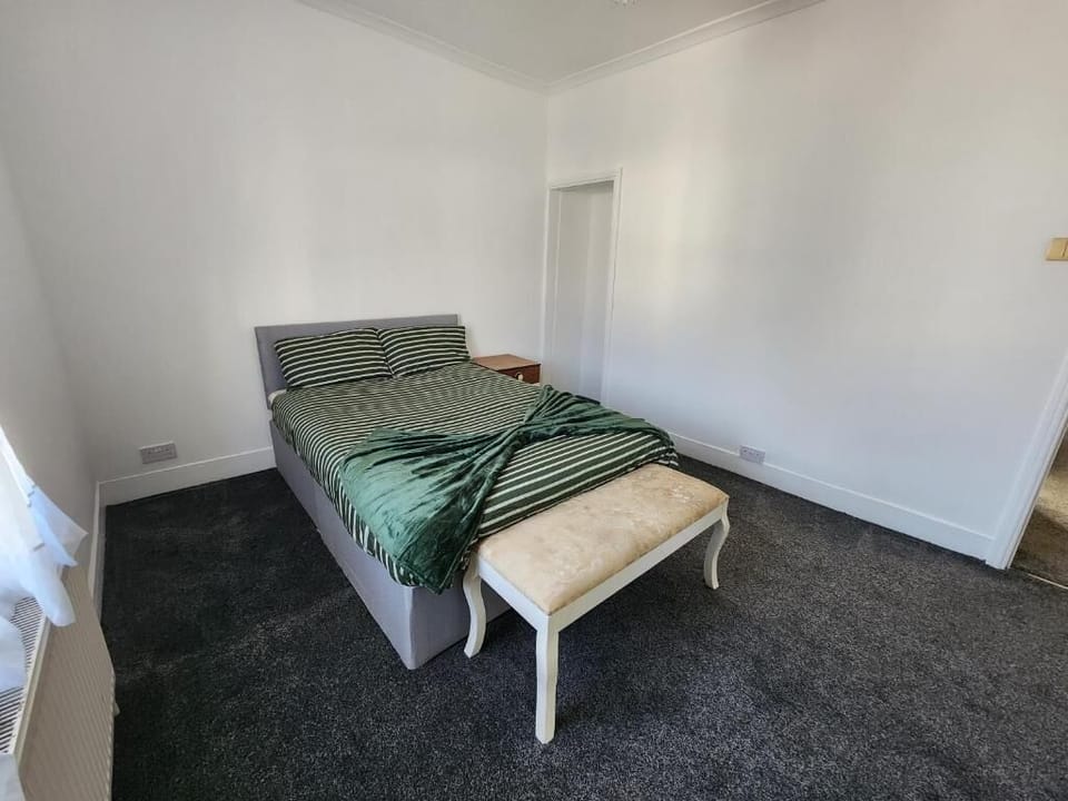 Deluxe Double Room, City View | Blackout drapes, soundproofing, WiFi (free)