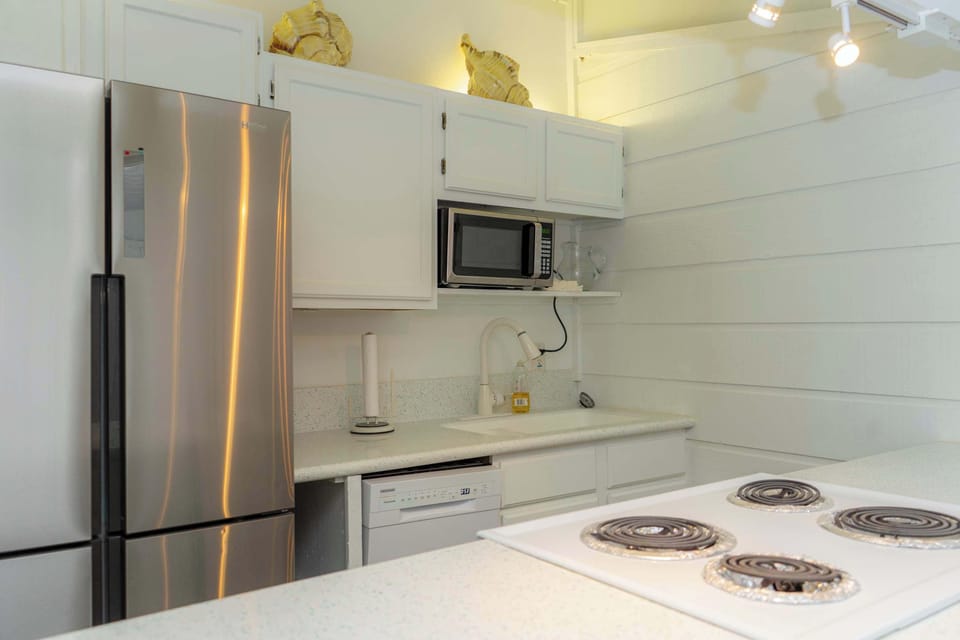 House, Multiple Beds, Garden View (Caribbean Vibes Entire Duplex) | Private kitchen