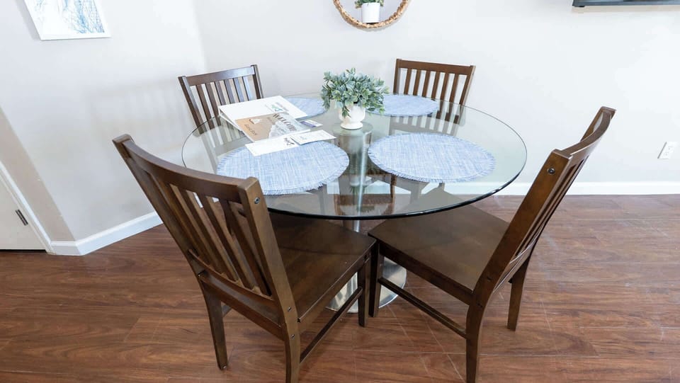 Apartment, Multiple Beds, Pool View (Gulfpoint 1303) | Dining