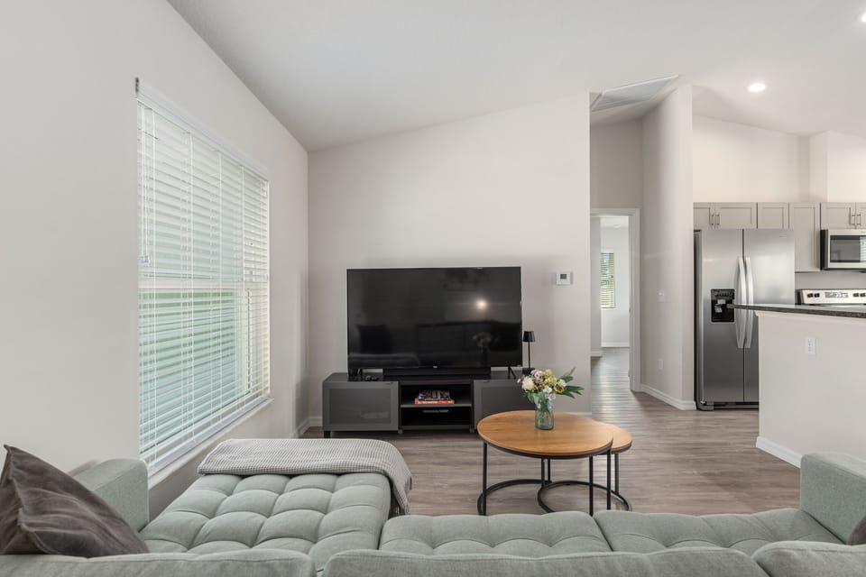 Indoors, Furniture, Living Room, Home Decor, Couch