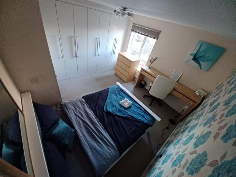 Deluxe Double Room, City View | Soundproofing, iron/ironing board, WiFi (free)