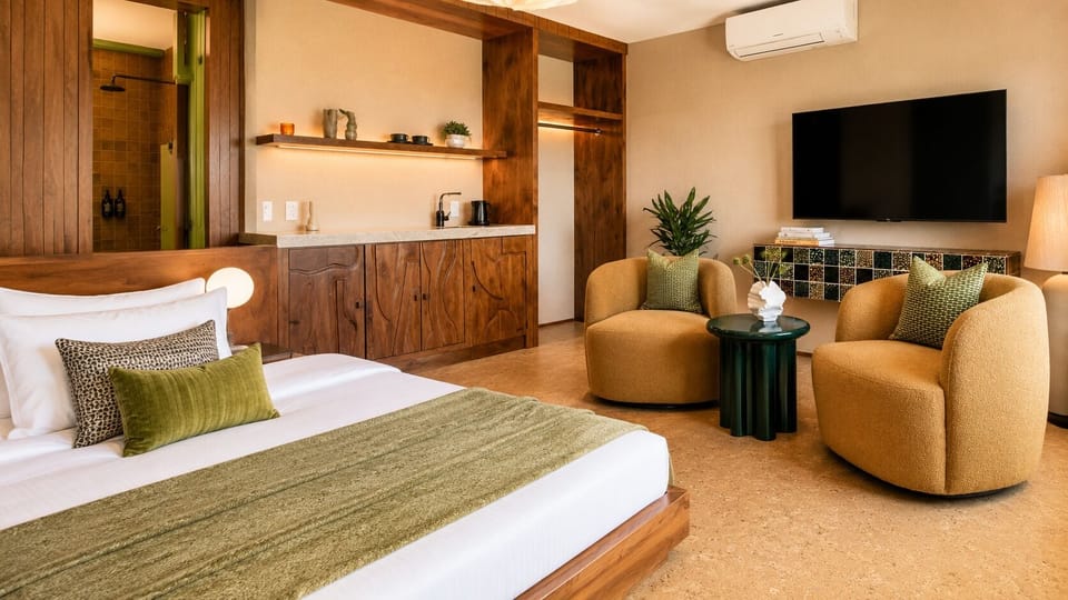 WiFi (free), bed sheets