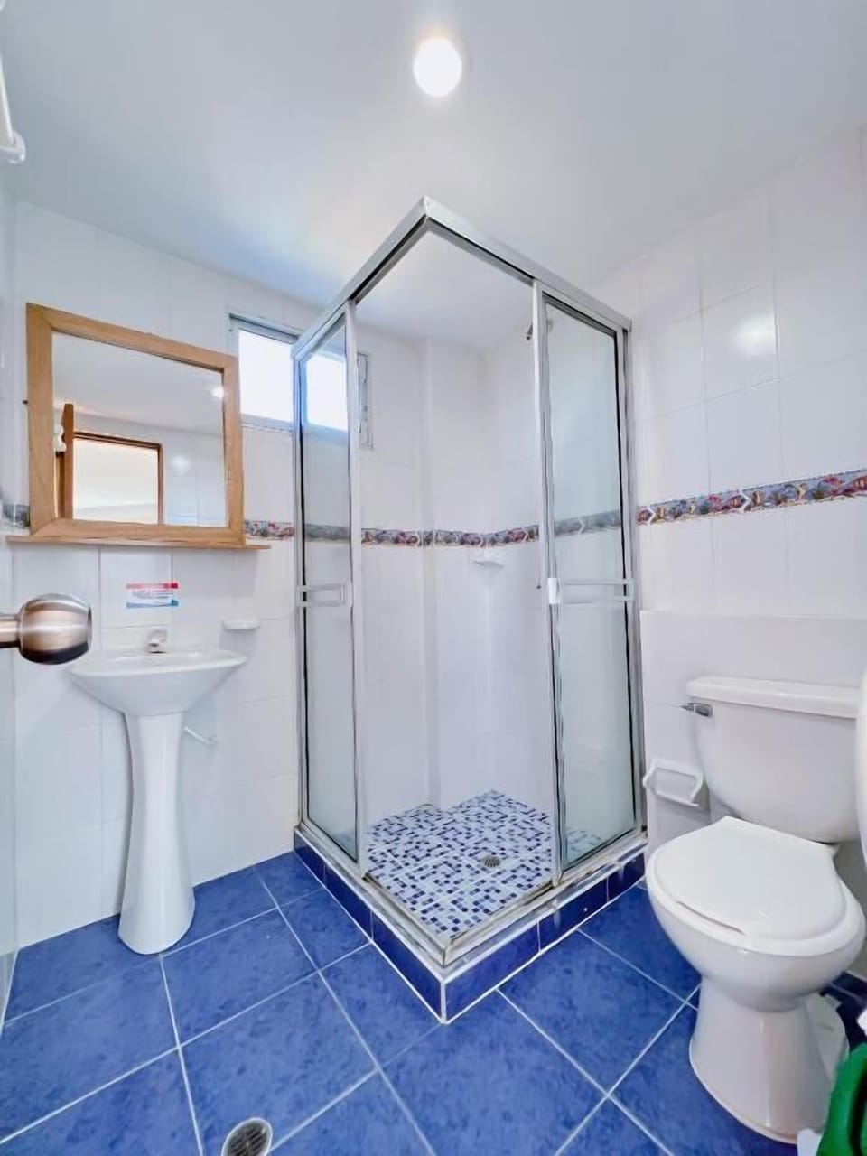Shower, towels