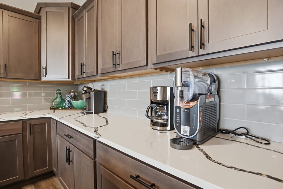 Condo, Multiple Beds (4th Level Luxe at Topsider) | Interior