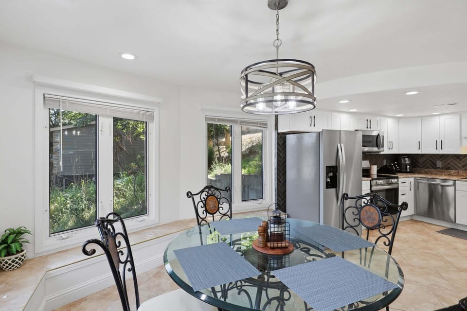 House, Multiple Beds (Tradewinds) | 5 bedrooms, individually decorated, individually furnished, bed sheets