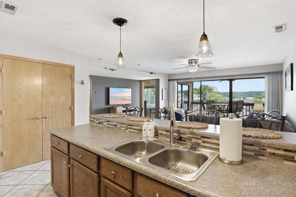 Condo, Multiple Beds (Bay Point Bliss) | Interior