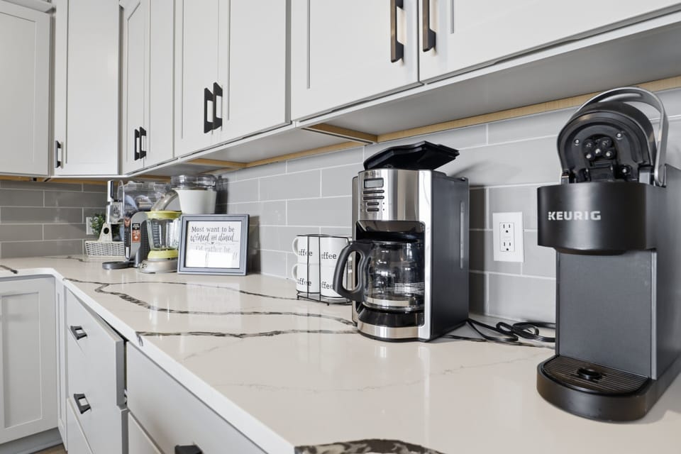 Condo, Multiple Beds (Shootout Suite at Topsider) | Private kitchen