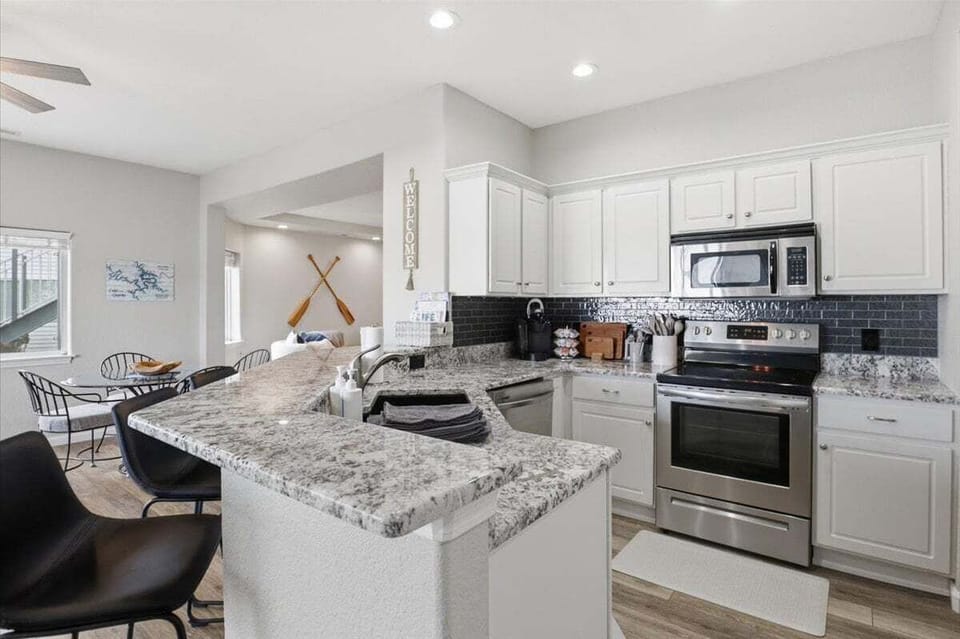 Condo, Multiple Beds (Lake it Easy) | Private kitchen