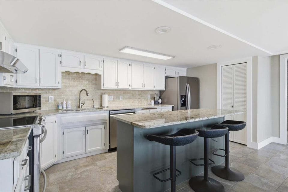 House, Multiple Beds (Scenic Circle Retreat) | Private kitchen