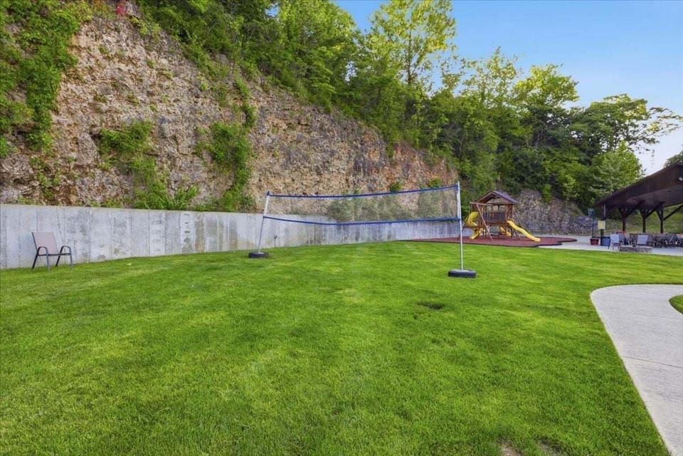Lakefront on Big Niangua, 2 Heated Pools, Boat Slip, Fire Pit, & Big Views Apartment in Missouri