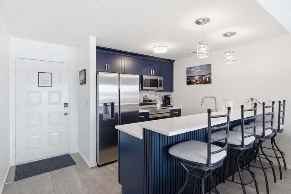 Condo, Multiple Beds (Oasis at Regatta Bay) | Private kitchen