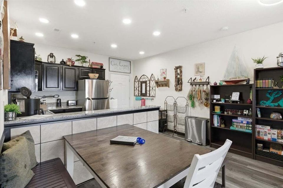 Condo, Multiple Beds (Heron Point) | Private kitchen