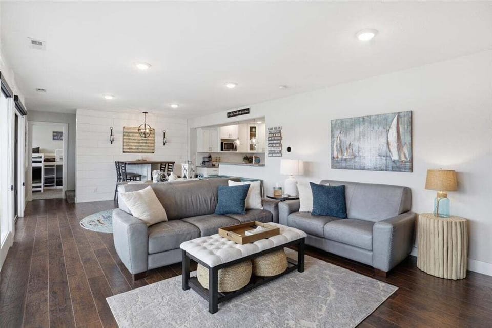 House, Multiple Beds (Ginger Point Joint) | Living area