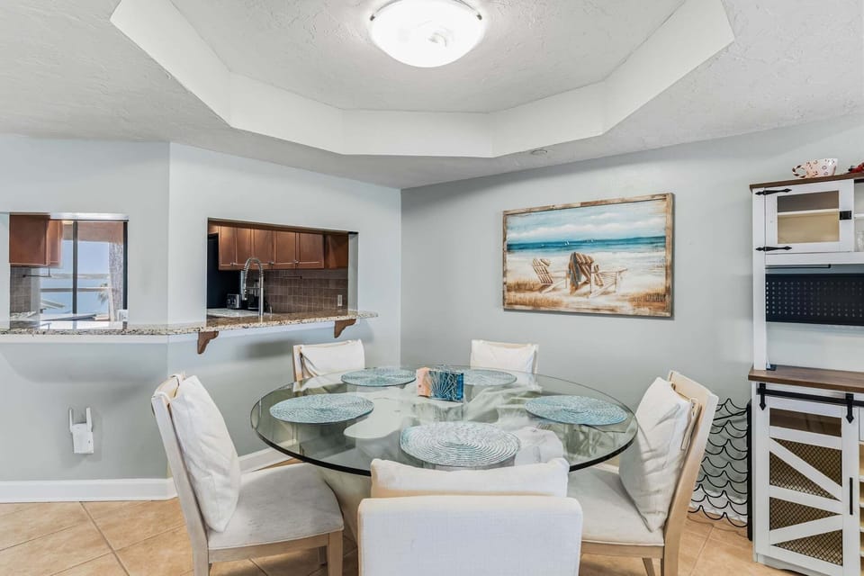 Coastal dining area with a Gulf view
