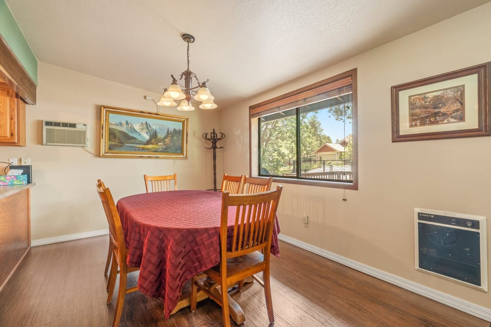 Dining table and chairs for 6 guests.