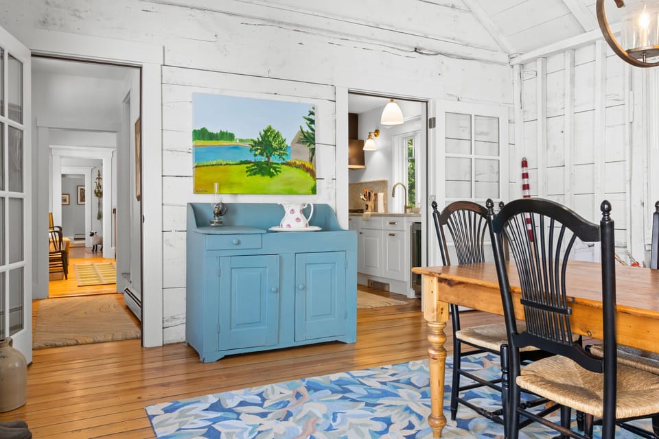 House, Multiple Beds, Kitchen (Pom Cottage) | 3 bedrooms, individually decorated, individually furnished, bed sheets