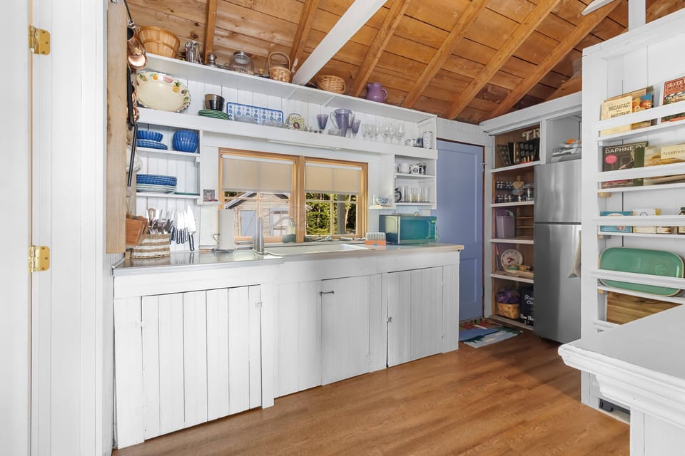 House, Multiple Beds, Kitchen (Sunset Cottage) | Private kitchen