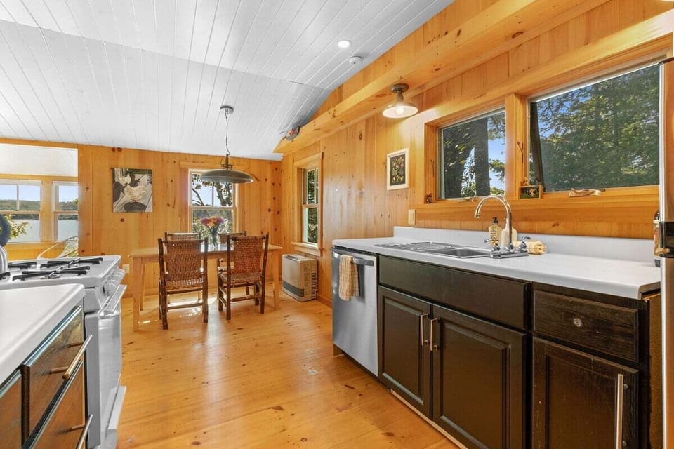 House, Multiple Beds, Kitchen (Loon's Nest on Damariscotta Lake) | Private kitchen