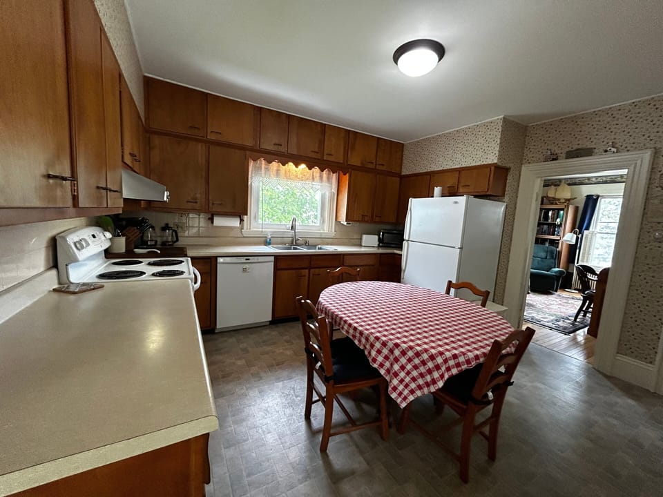 House, Multiple Beds (One Atlantic) | Private kitchen