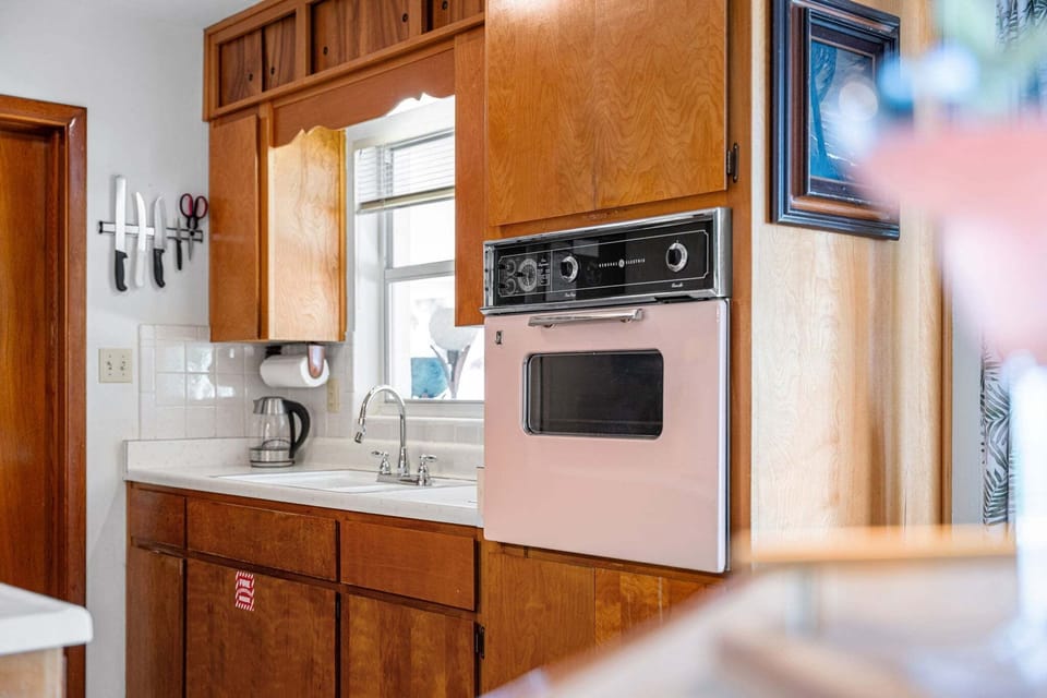 Kitchen with pink accents!