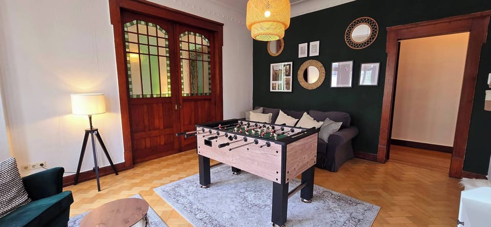 Apartment, 3 Bedrooms, Balcony | Living room
