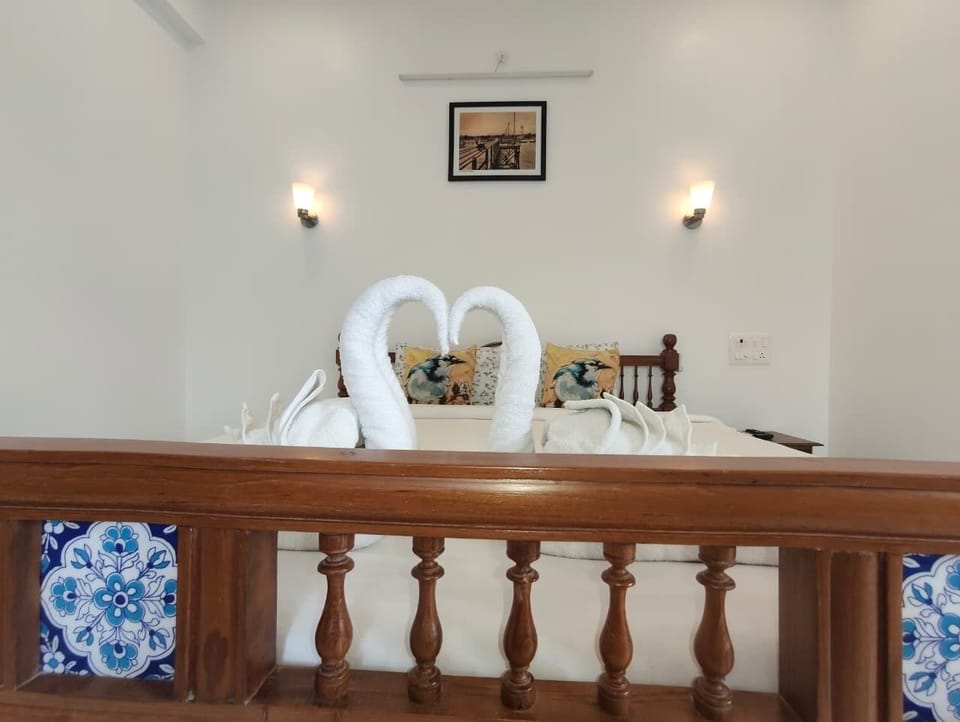 Family Room | Hypo-allergenic bedding available, desk, WiFi (free), bed sheets