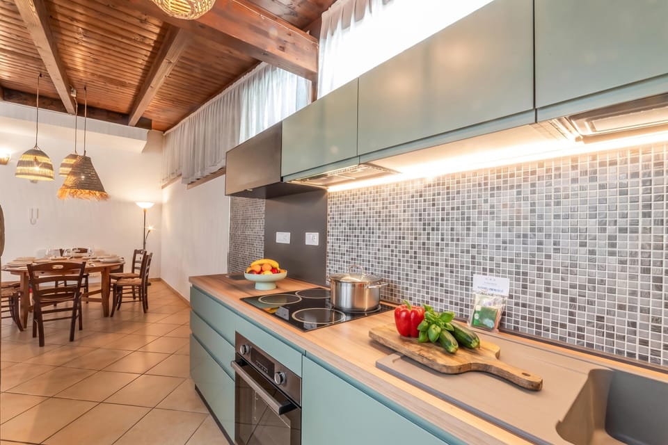 Family Villa, 3 Bedrooms, 2 Bathrooms (Casa di Adriana&Claudia) | Private kitchen