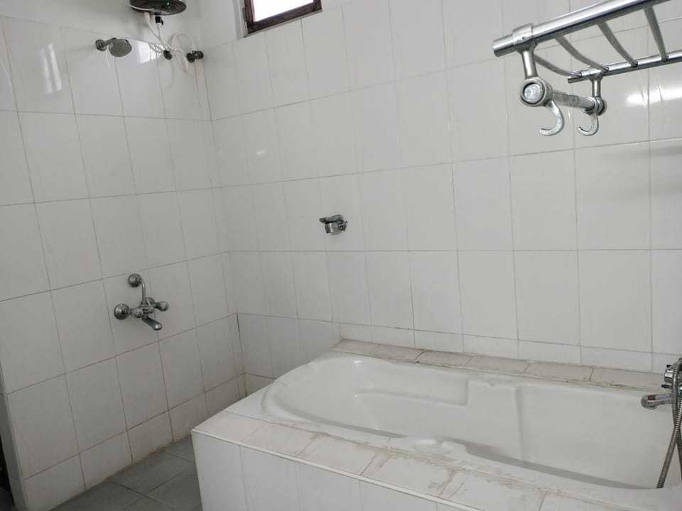 Shower, free toiletries, towels, soap