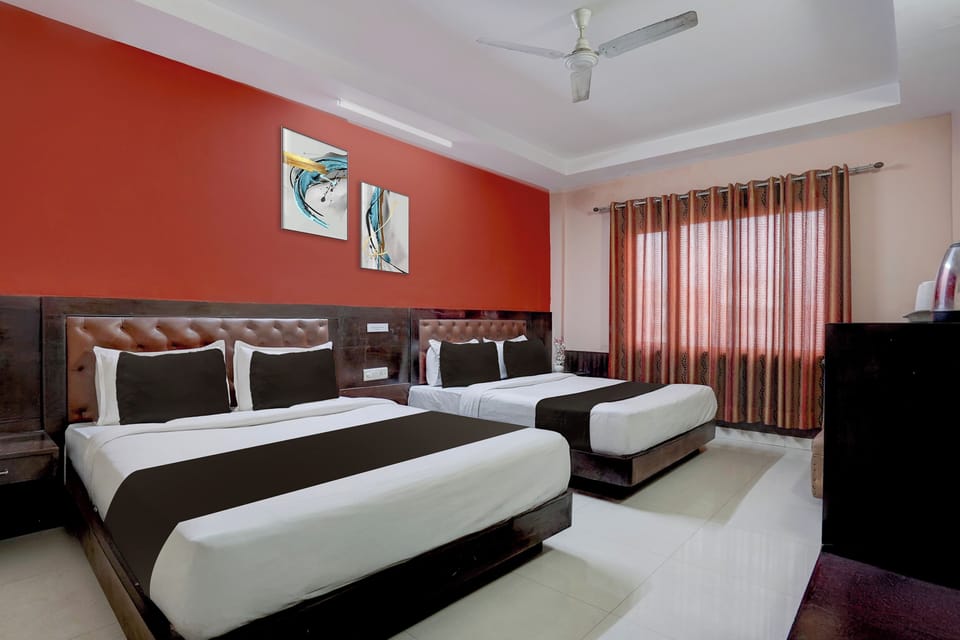Desk, WiFi (free), bed sheets