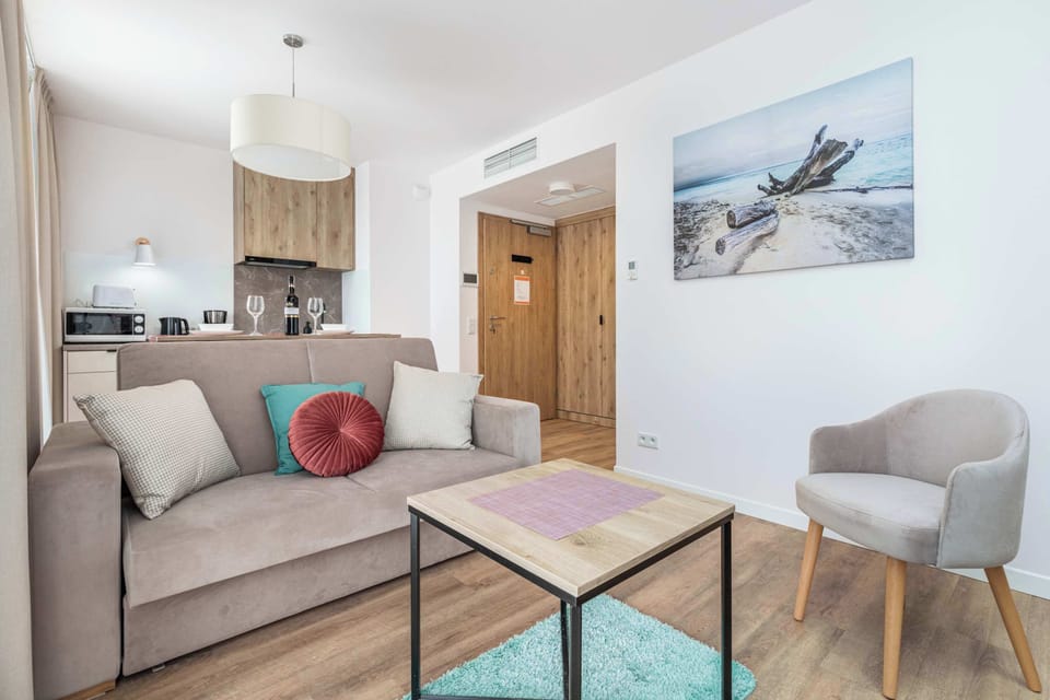 Unwind on the comfortable sofa that can be converted into double bed.