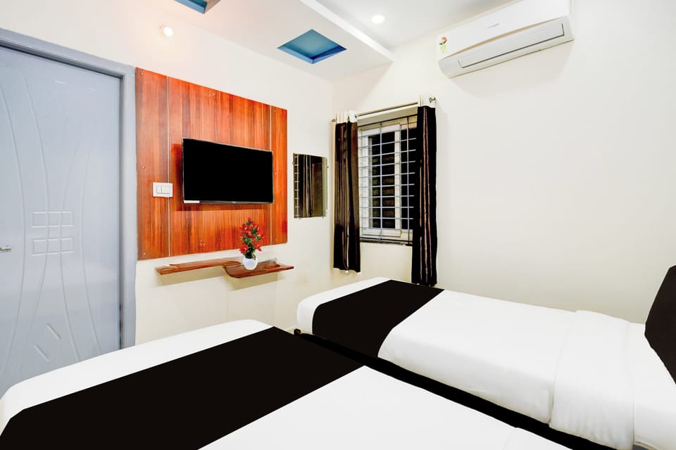 Desk, WiFi (free), bed sheets