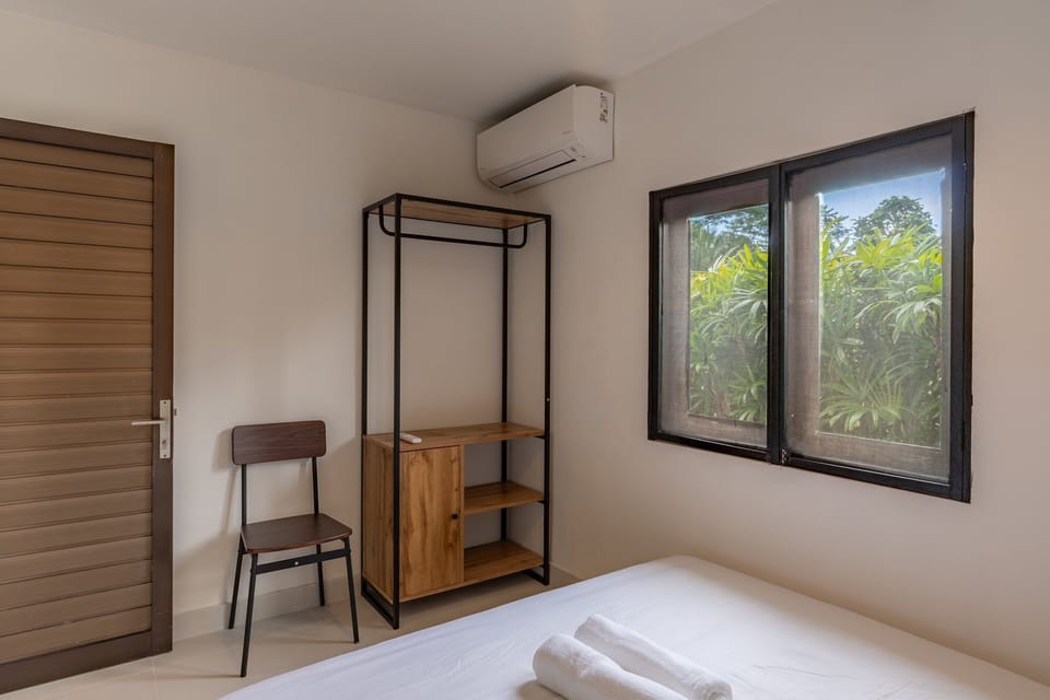 Villa | In-room safe, iron/ironing board (on request), WiFi (free), bed sheets