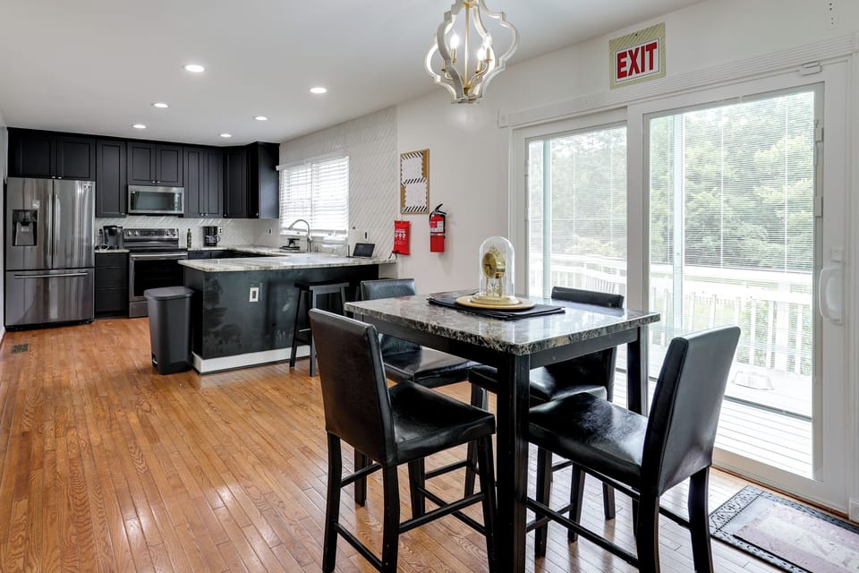 Dining Area | 1st Floor