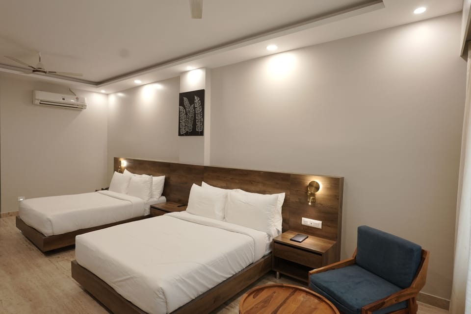 Iron/ironing board, WiFi (free), bed sheets