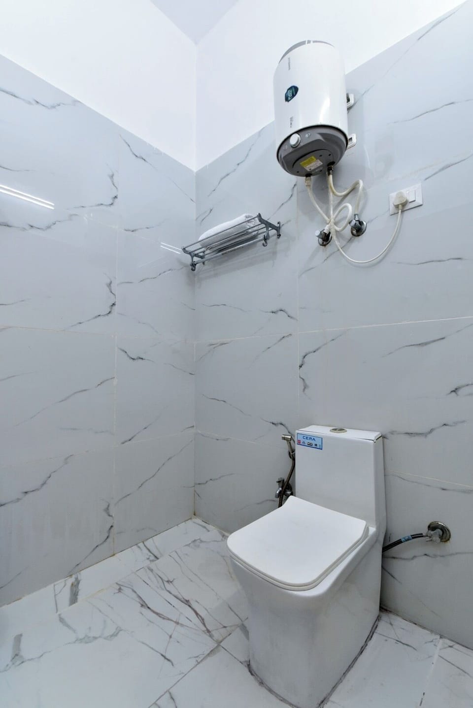Shared Dormitory, Garden View | Bathroom | Shower, towels, soap, shampoo