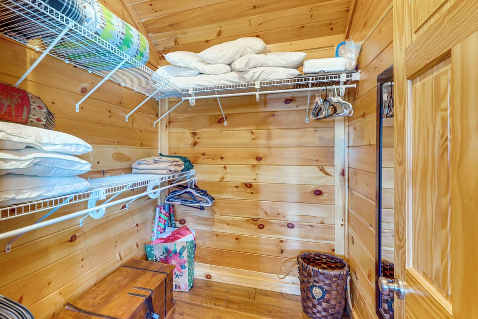 Walk-In Closet | Upper Level
