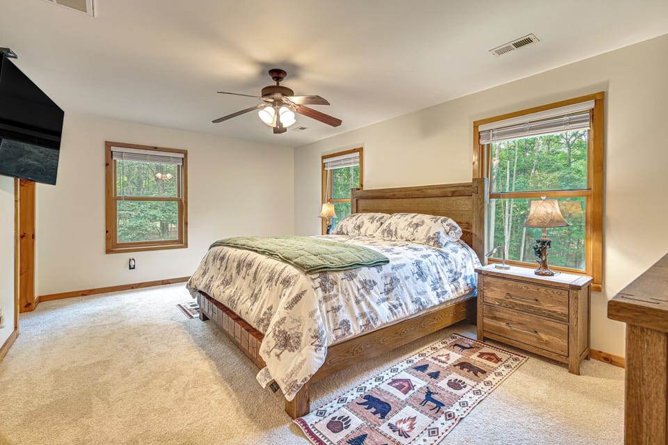 Bedroom 1 | King Bed | Upper Level