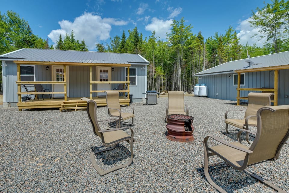 Shared Fire Pit & Grills