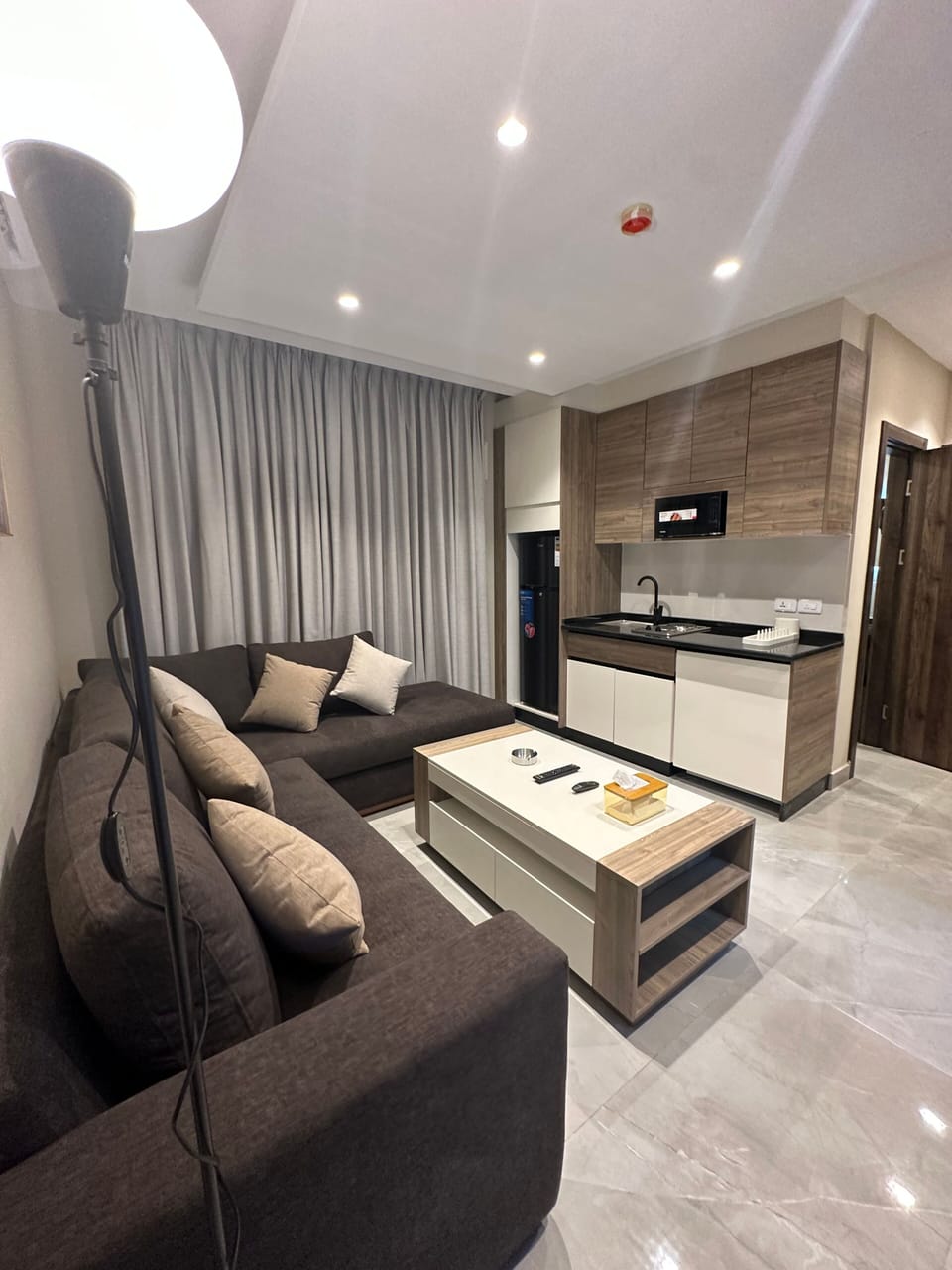 Condo, 1 Bedroom, Accessible, Smoking | Living room