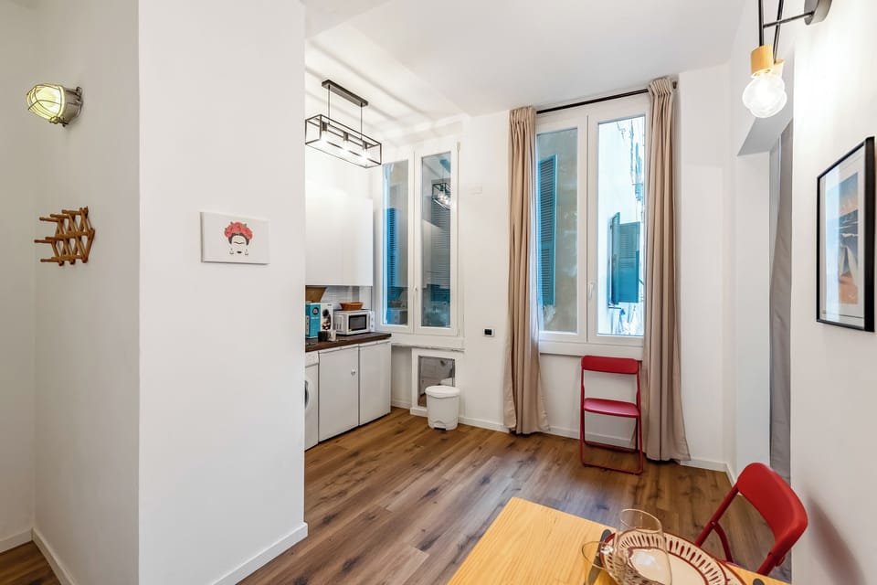 Standard Apartment, 1 Bedroom, Microwave (Old Town Living) | Interior
