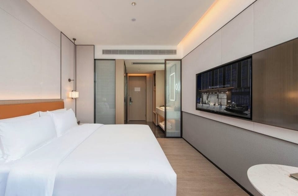 Luxury Room, City View | In-room safe, blackout drapes, soundproofing, WiFi (free)