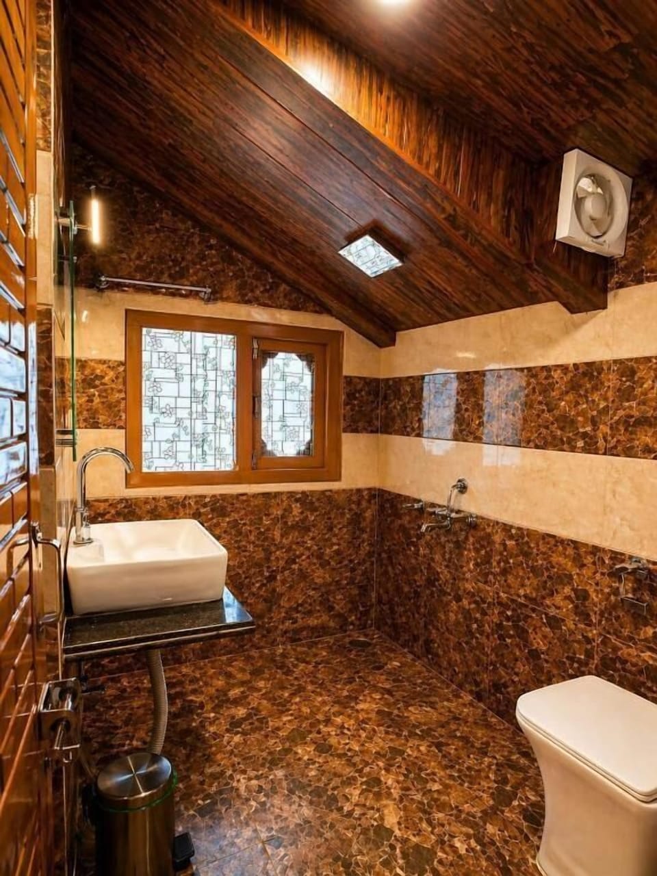 Suite, Balcony, Mountain View | Bathroom | Slippers