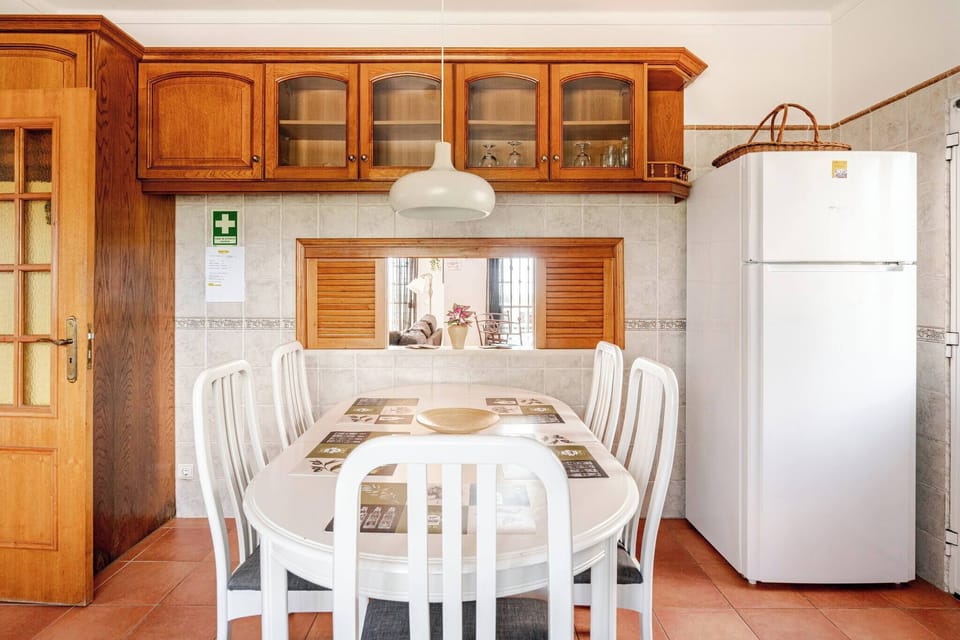 Villa, 4 Bedrooms, Smoking, Private Pool | Dining room