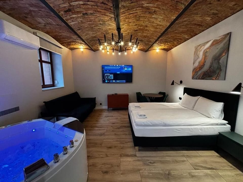 Deluxe Suite | Blackout drapes, iron/ironing board, WiFi (free)