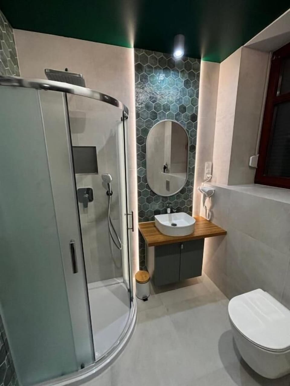 Deluxe Suite | Bathroom