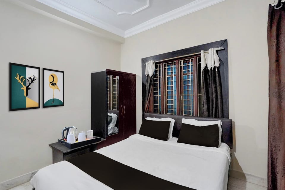 Classic Room | Desk, WiFi (free), bed sheets