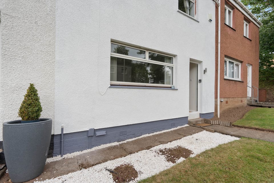 D S C02811